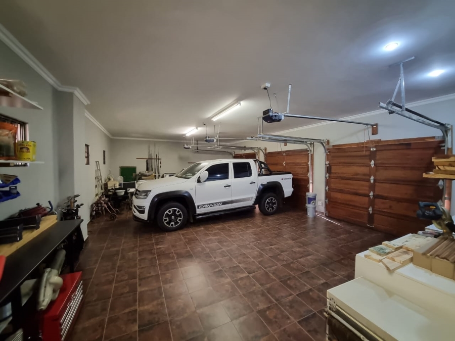 4 Bedroom Property for Sale in Buffelspoort Eco Estate North West